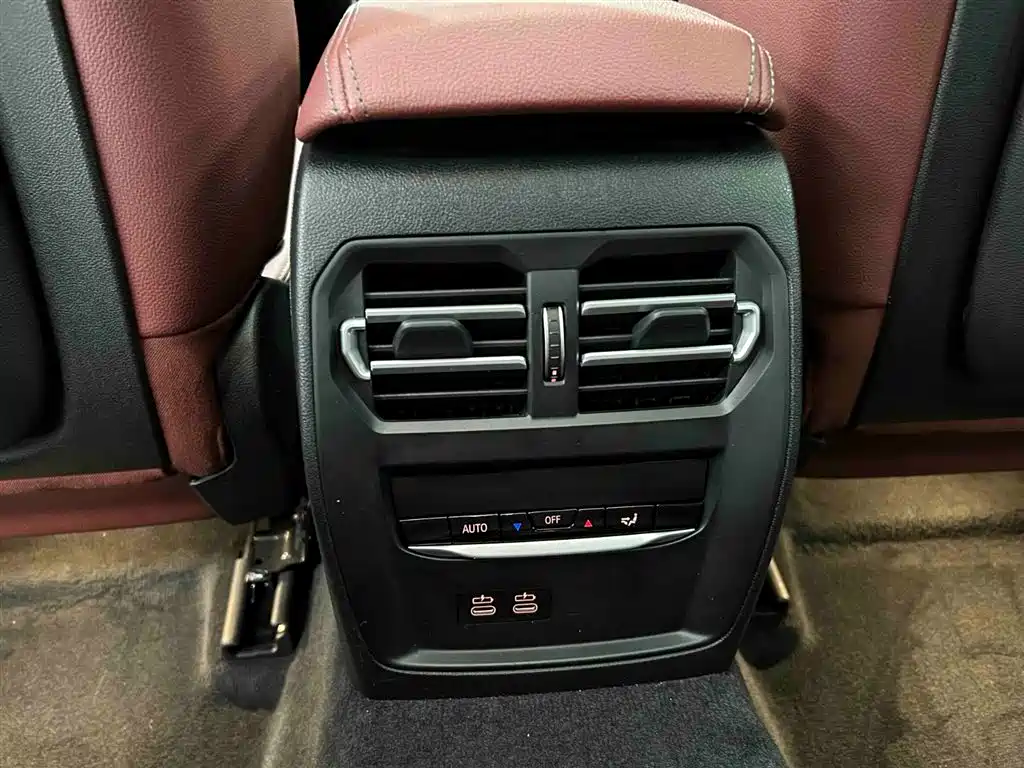 BMW 3 Series 2022 320i Sport Package фото 16