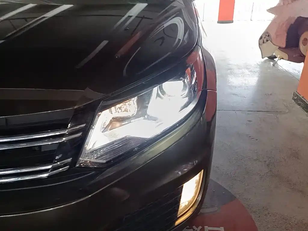 Volkswagen Tiguan 2016 280TSI Automatic 2WD Silk Road Fashion Edition фото 24