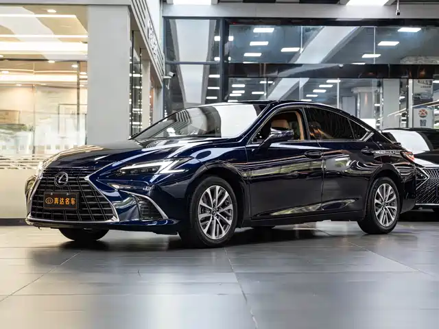  Lexus Lexus ES 2025 300h Ultimate Edition