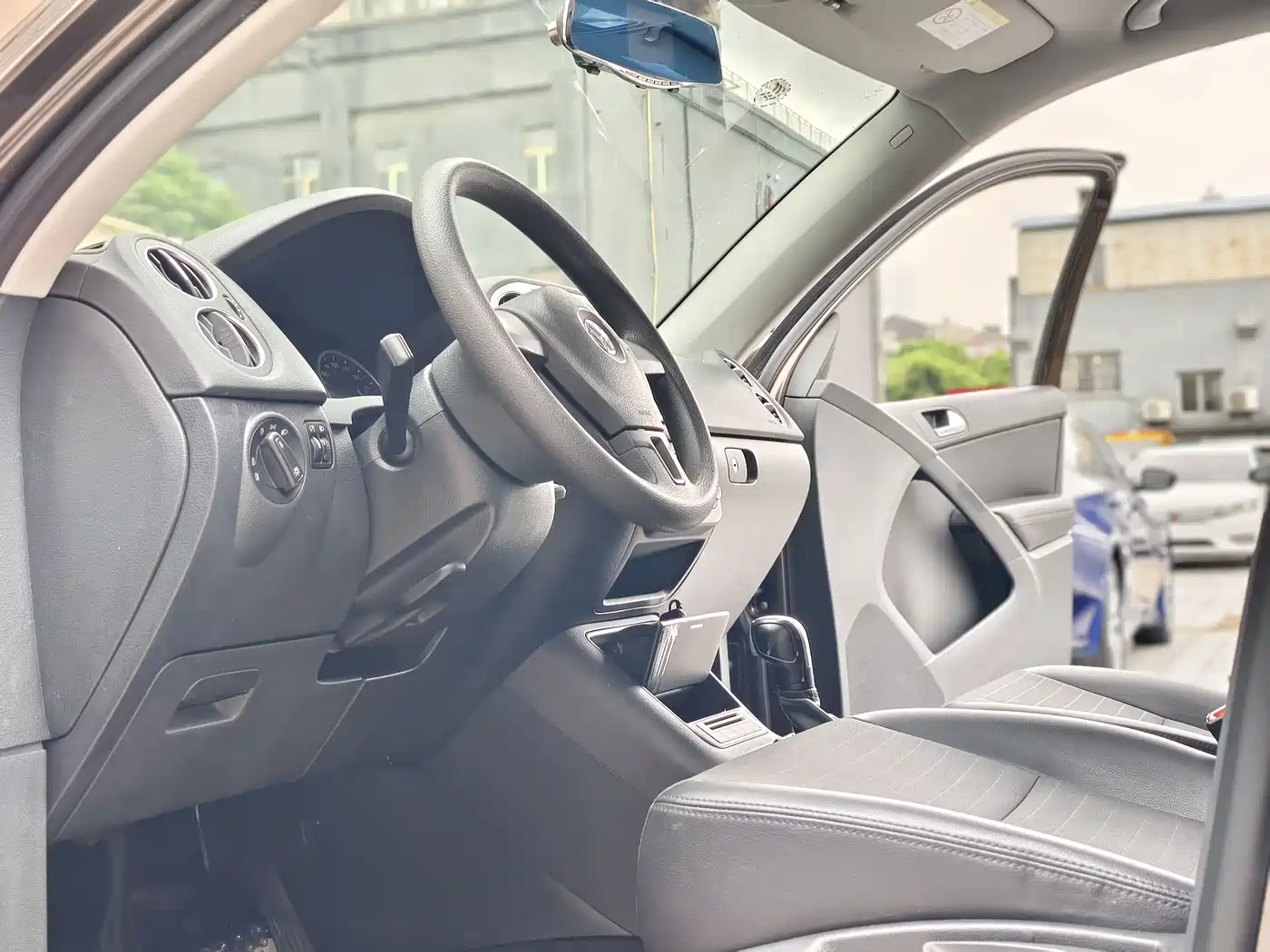 Volkswagen Tiguan 2015 1.8TSI Automatic 2WD Trendline фото 9