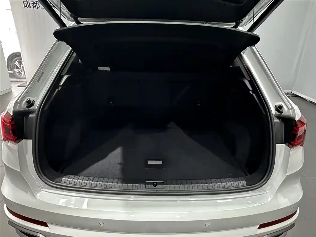 Фото 9 - Audi Q3