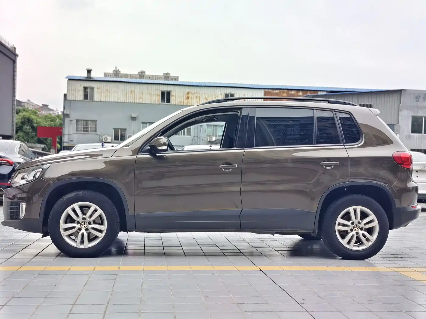 Volkswagen Tiguan 2015 1.8TSI Automatic 2WD Trendline фото 5