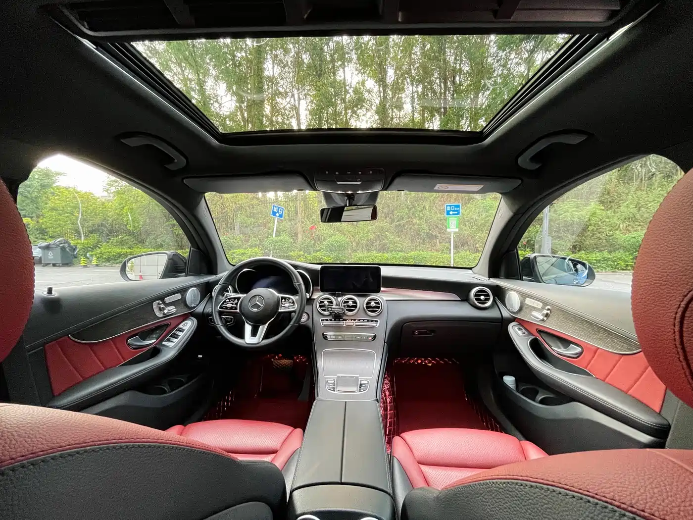 Mercedes-Benz GLC Coupe 2020 GLC 300 4MATIC Coupe SUV фото 12