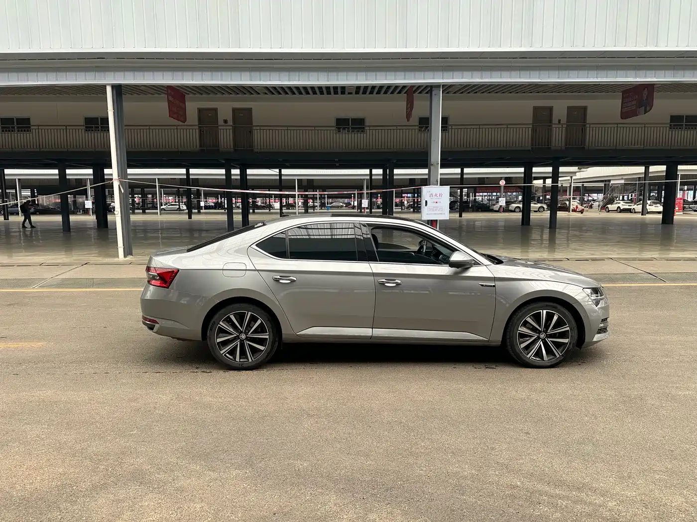 Škoda Superb 2022 TSI330 DSG Luxury Edition фото 4