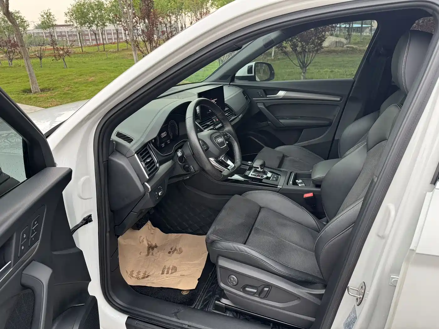 Audi Q5L Sportback 2021 45 TFSI Exclusive фото 4