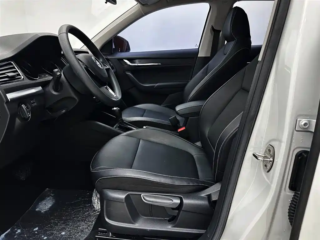 Škoda Kamiq 2022 1.5L Automatic Comfort Edition фото 19