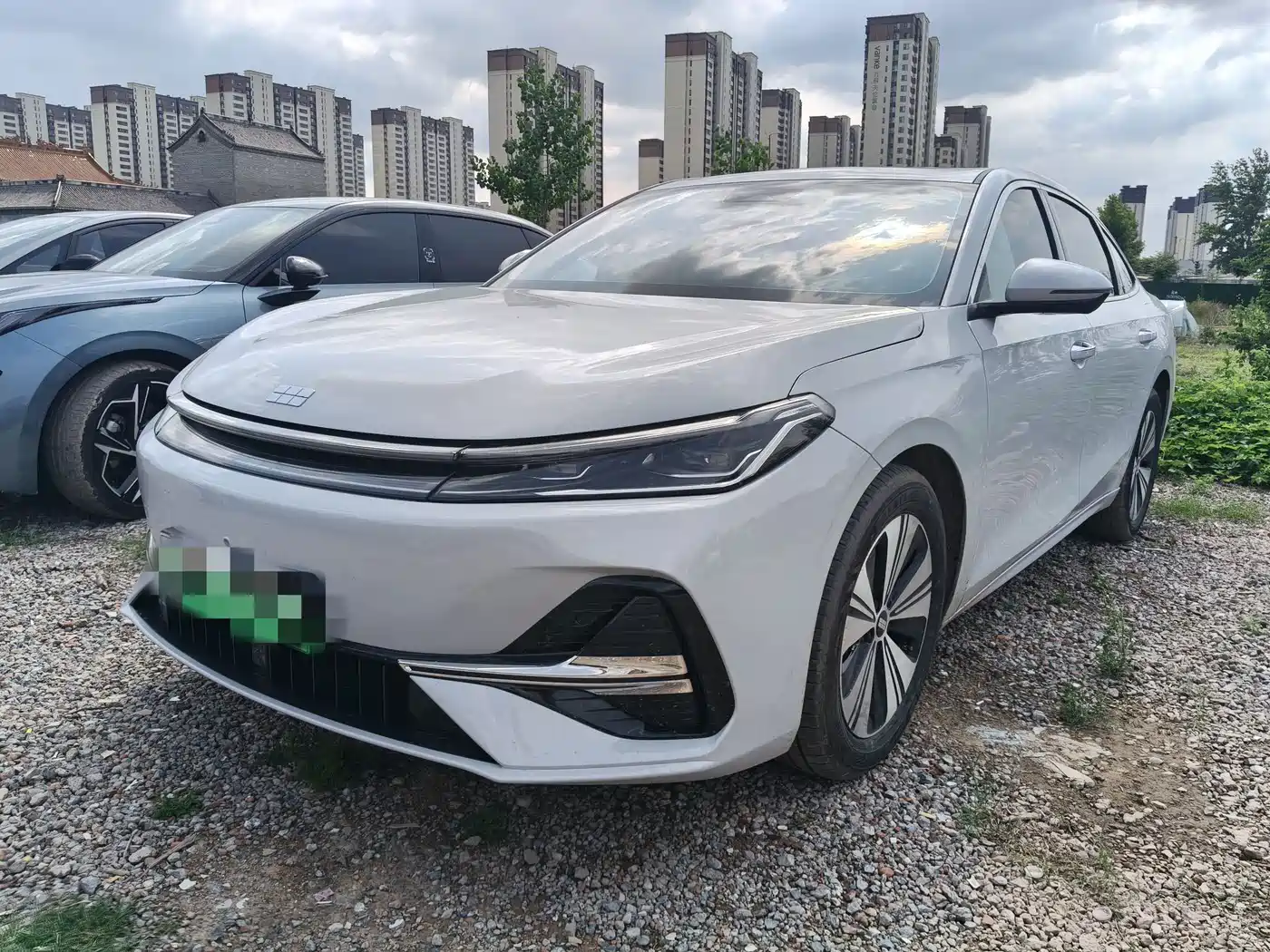 Geely Galaxy Galaxy A7 2025 EM-i 150km Explorer+ Edition фото 3