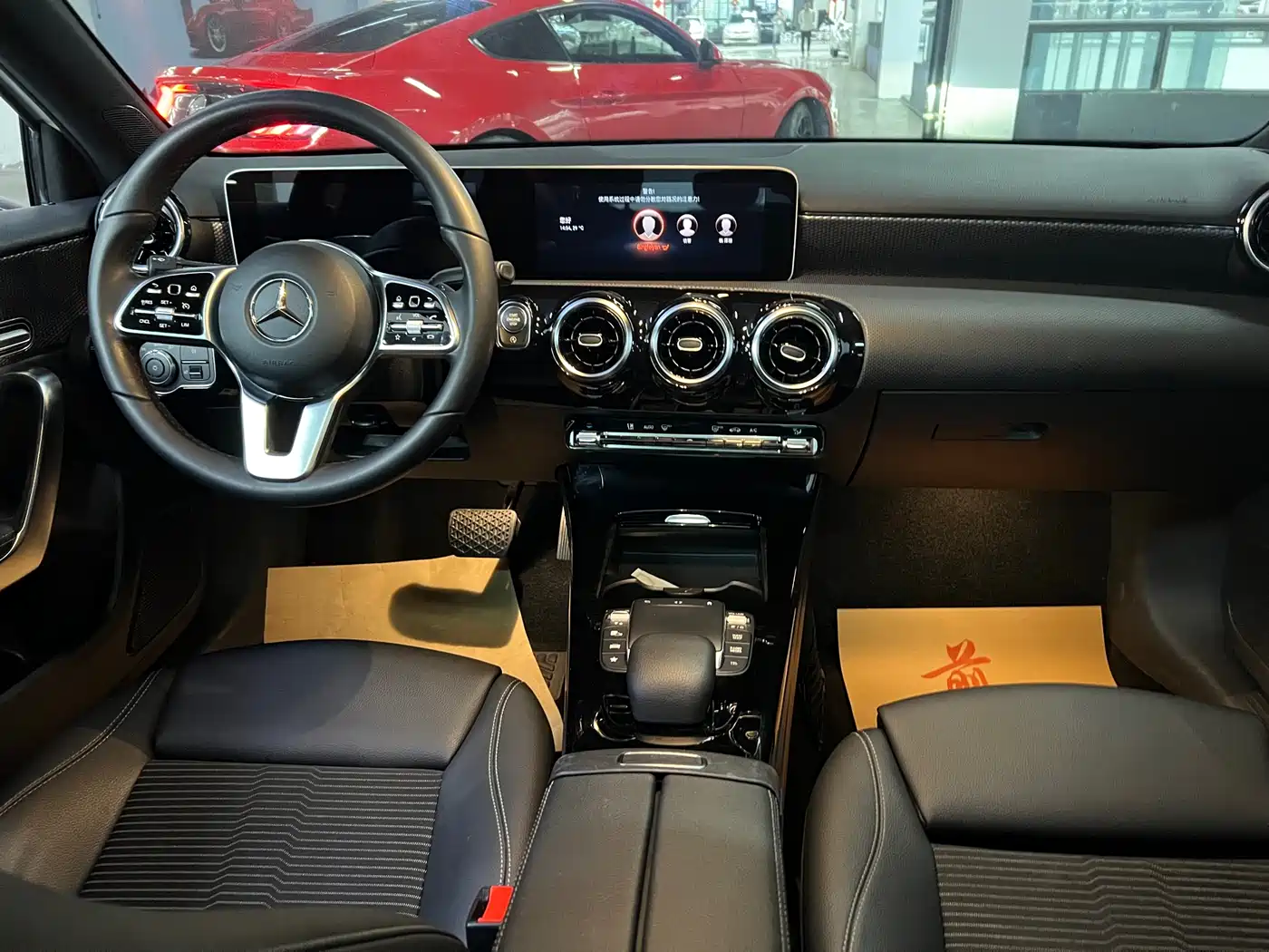 Mercedes-Benz A-Class (Import) 2019 A 200 Fashion Version фото 15