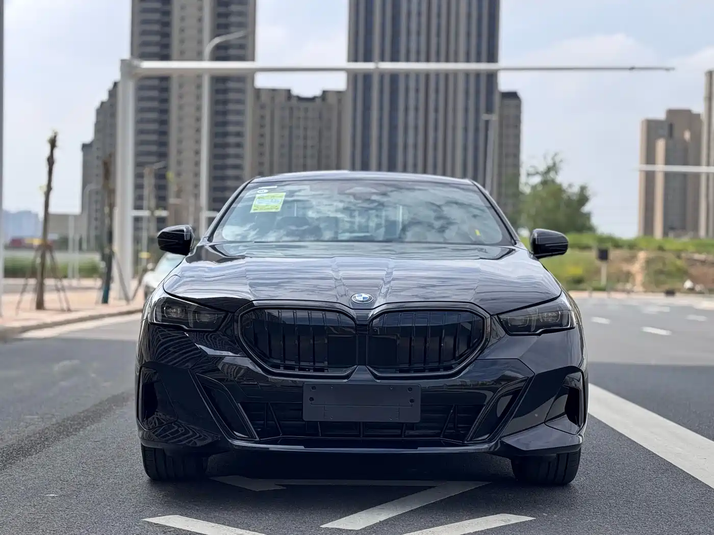 BMW 5 Series 2025 530Li Leading M Sport Package фото 2