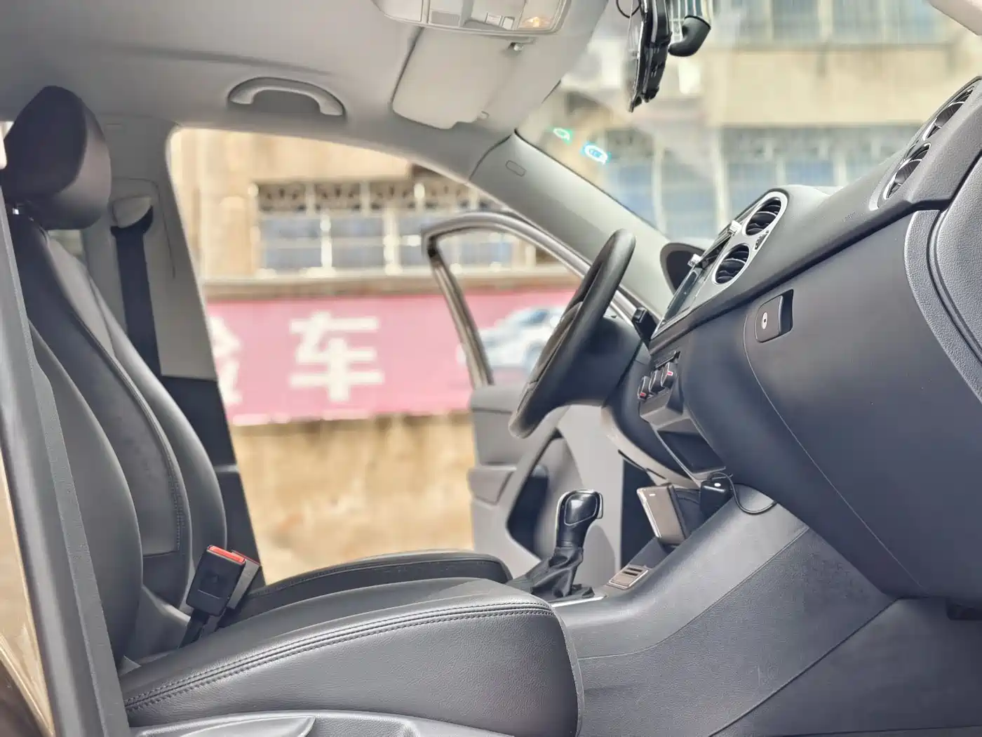 Volkswagen Tiguan 2015 1.8TSI Automatic 2WD Trendline фото 14