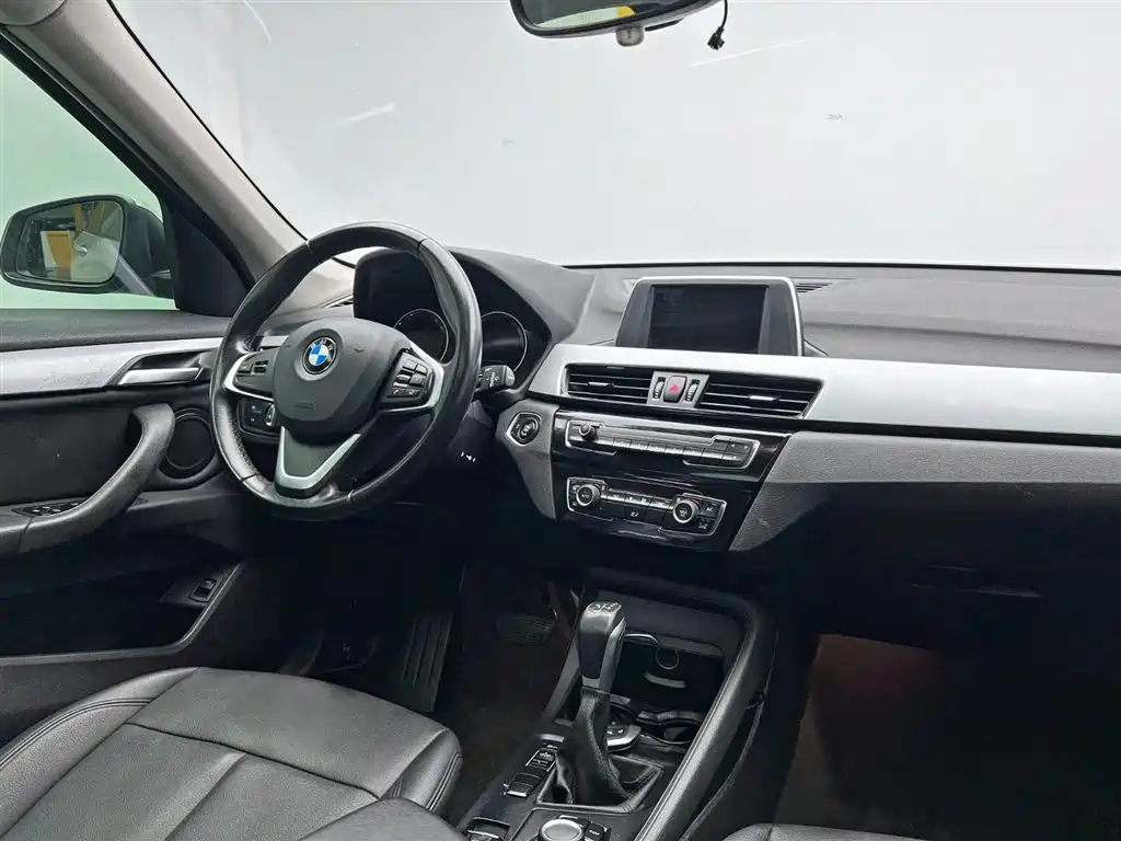 BMW X1 2019 sDrive18Li Fashion Model фото 23