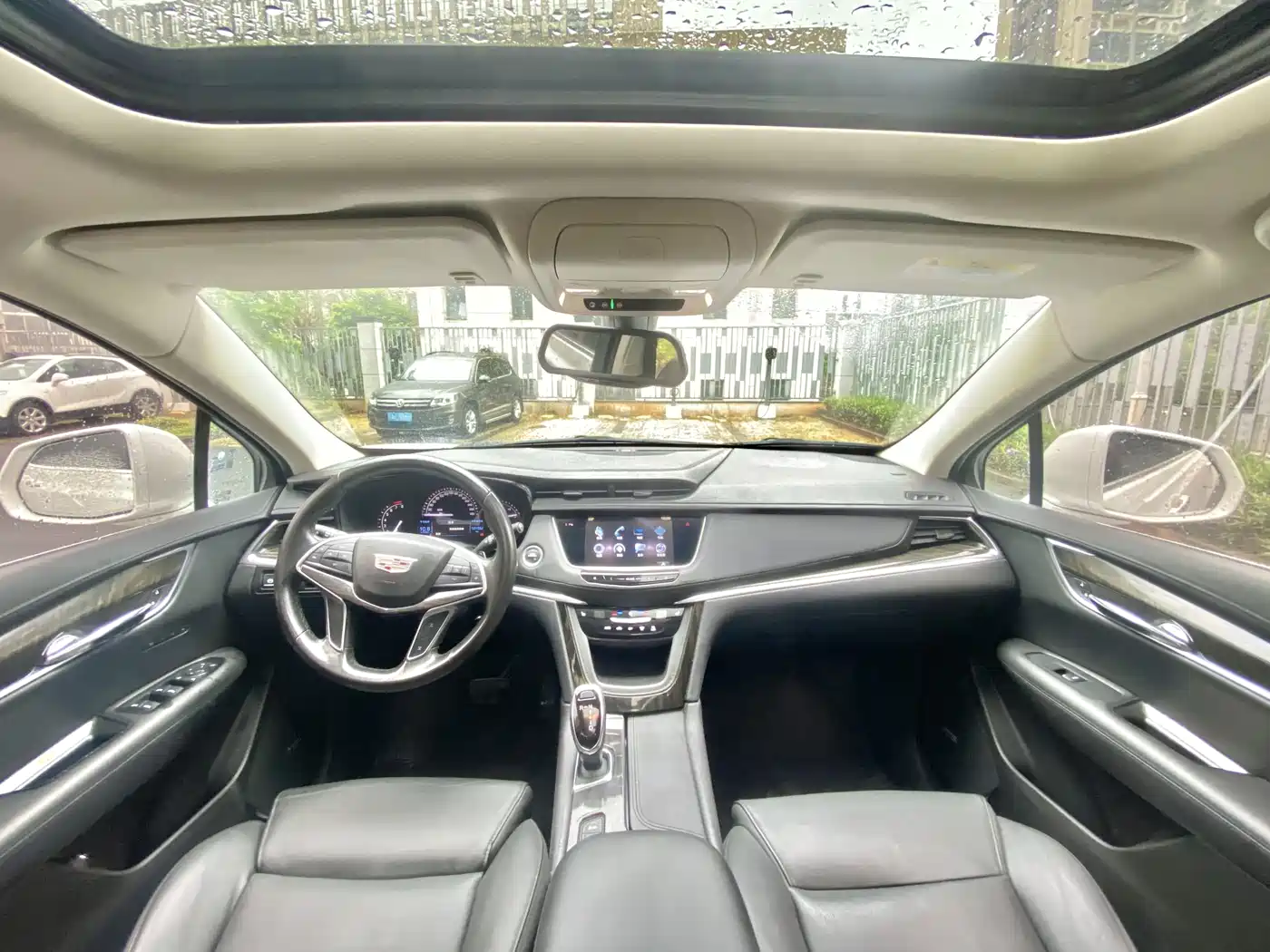 Cadillac XT5 2017 Anniversary Edition 28T 4WD Luxury фото 4