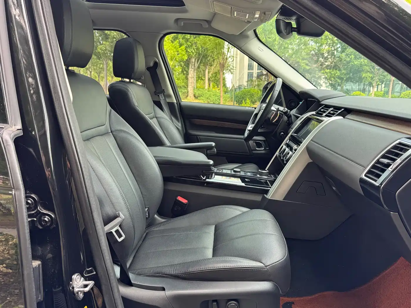 Land Rover Discovery 2018 3.0 SC V6 HSE фото 17