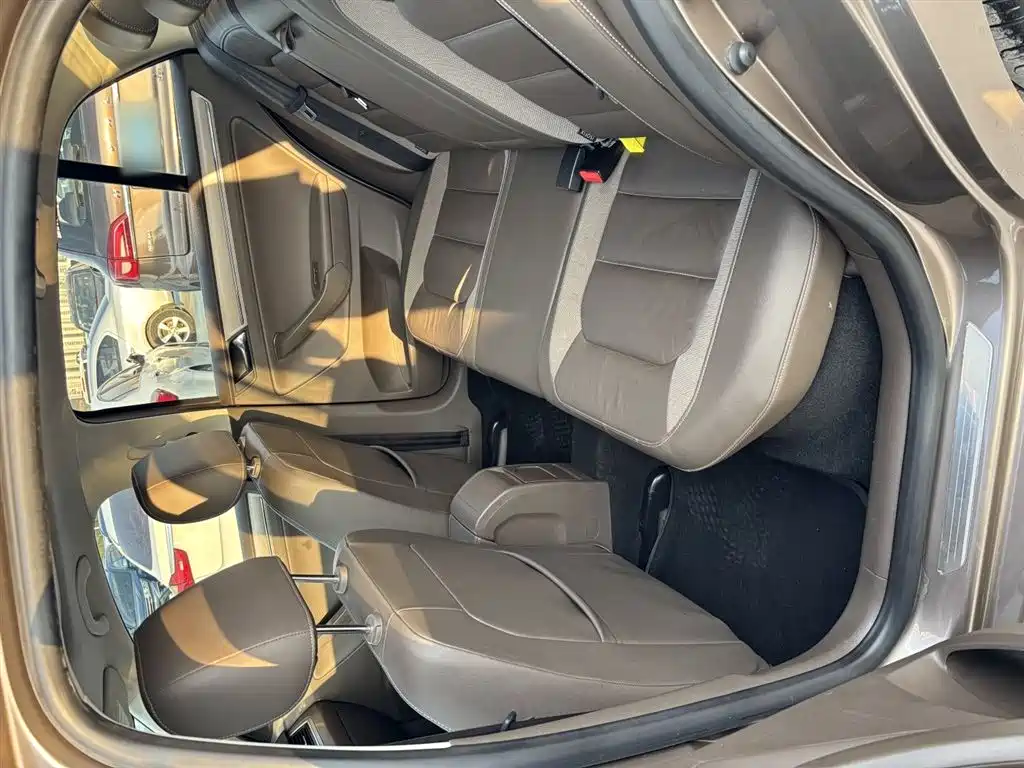 Volkswagen Bora 2014 1.6L Automatic Comfort Edition фото 13