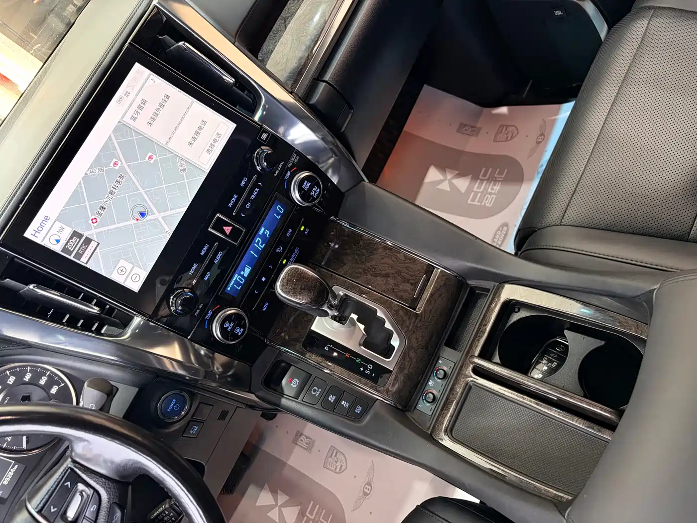 Toyota Alphard 2021 Hybrid 2.5L Premium фото 17