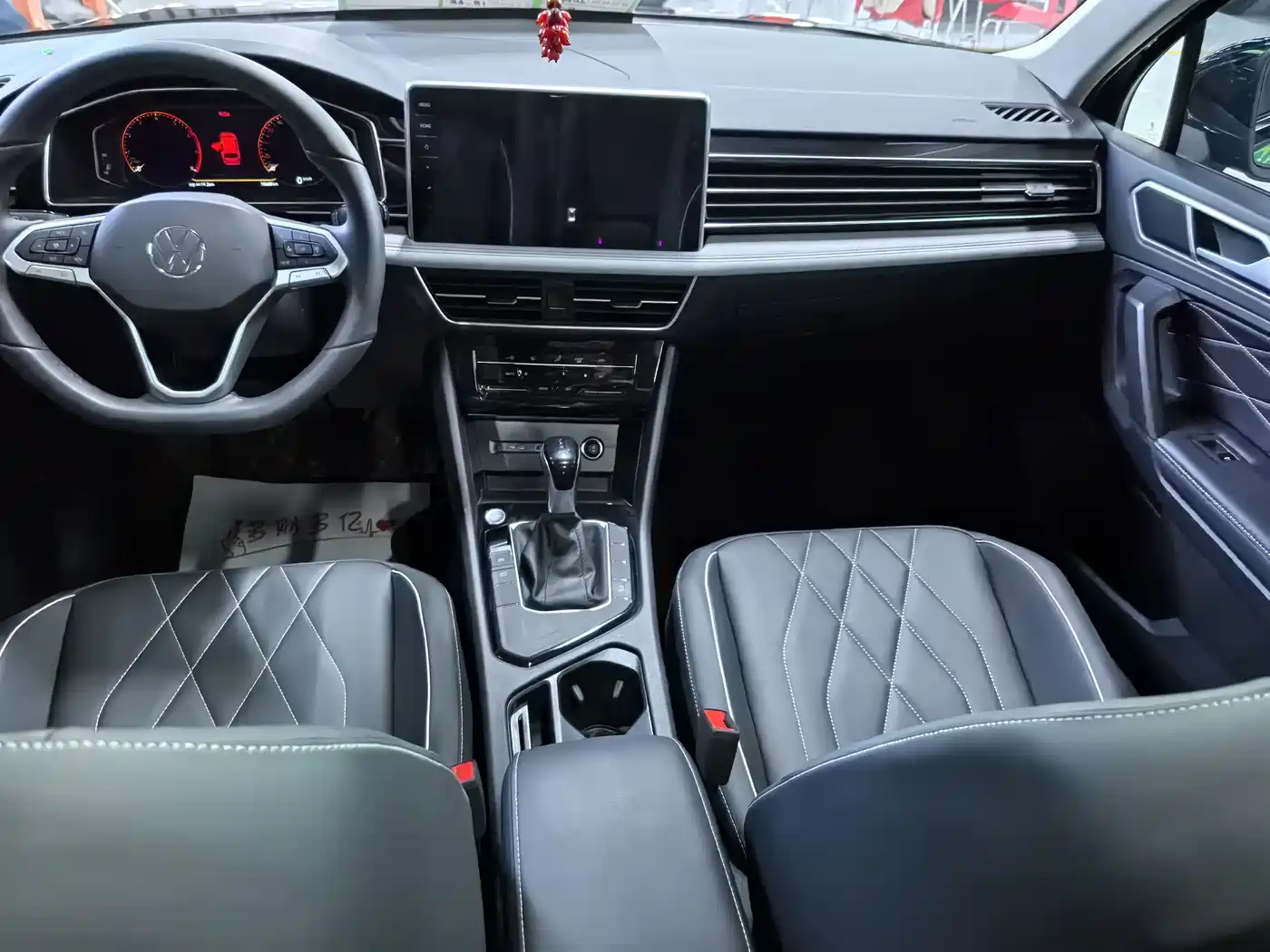 Volkswagen Tiguan L 2024 Outstanding 300TSI Auto 2WD Dragon Soaring Edition фото 11