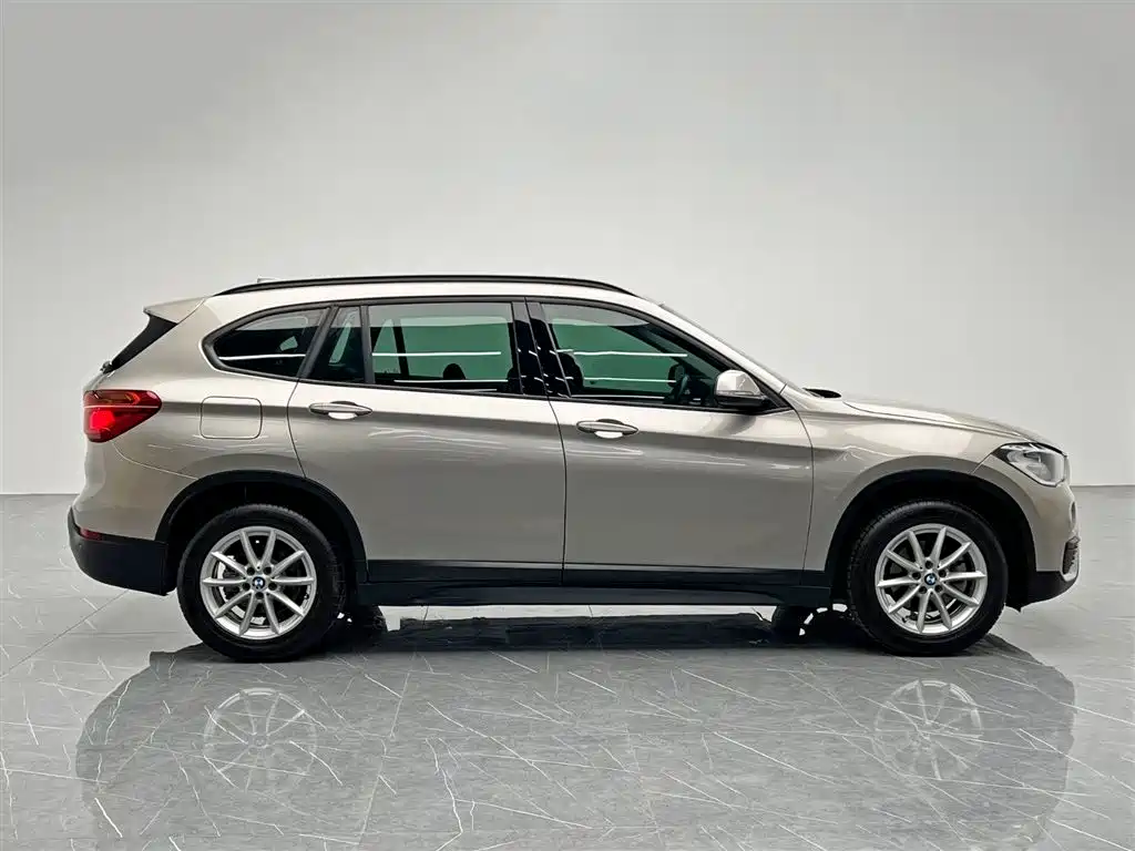 BMW X1 2019 sDrive18Li Fashion Model фото 7