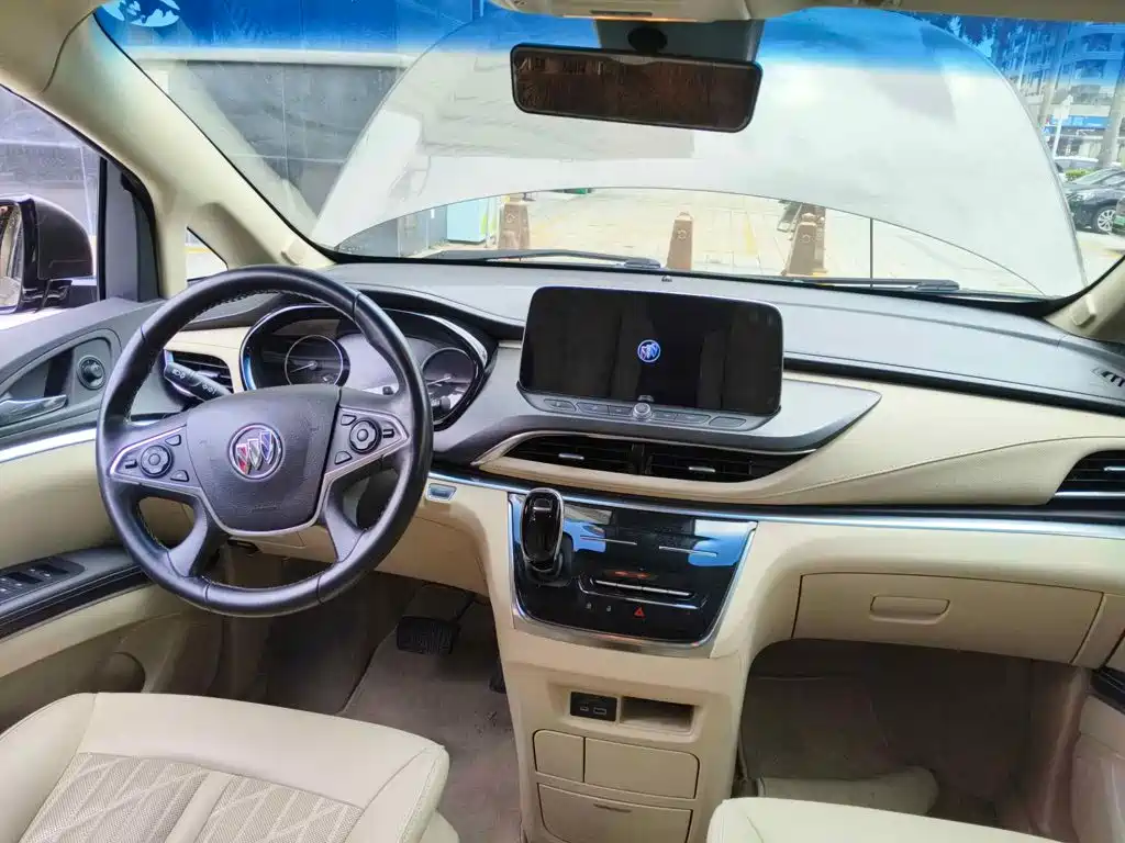 Photo 11 - Buick GL8
