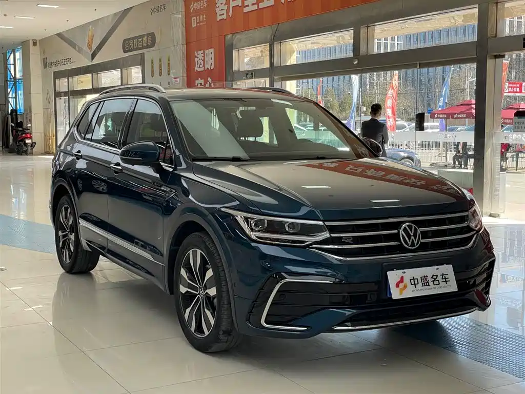 Volkswagen Tiguan L 2022 330TSI Auto 2WD R-Line Premium Edition фото 3