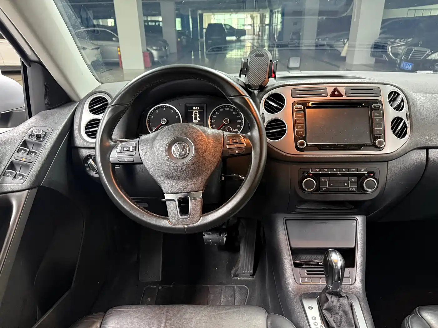 Volkswagen Tiguan 2012 1.8TSI Automatic 2WD Trend Edition фото 14
