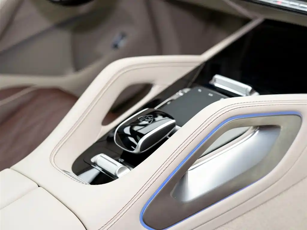 Mercedes-Benz Maybach GLS 2024 GLS 480 4MATIC фото 15