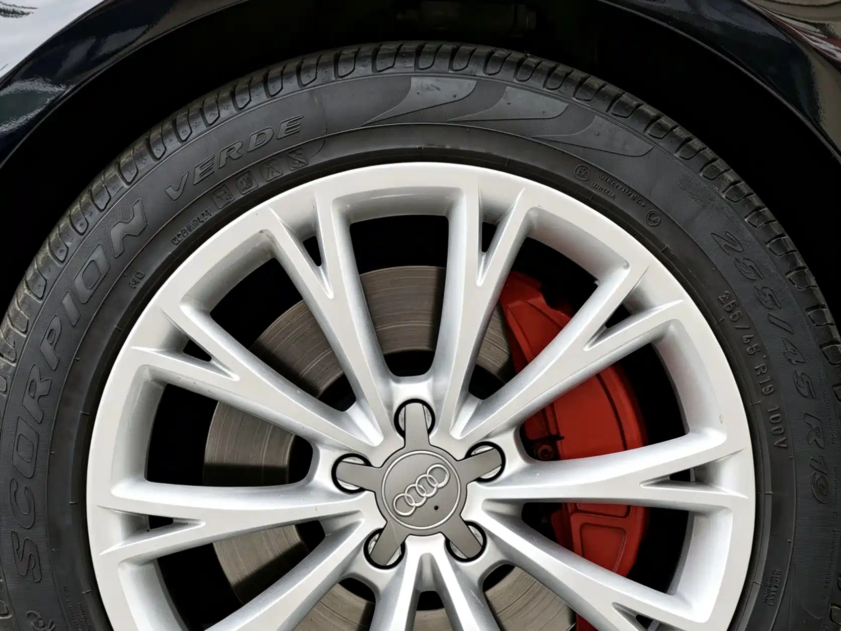 Photo 16 - Audi A8