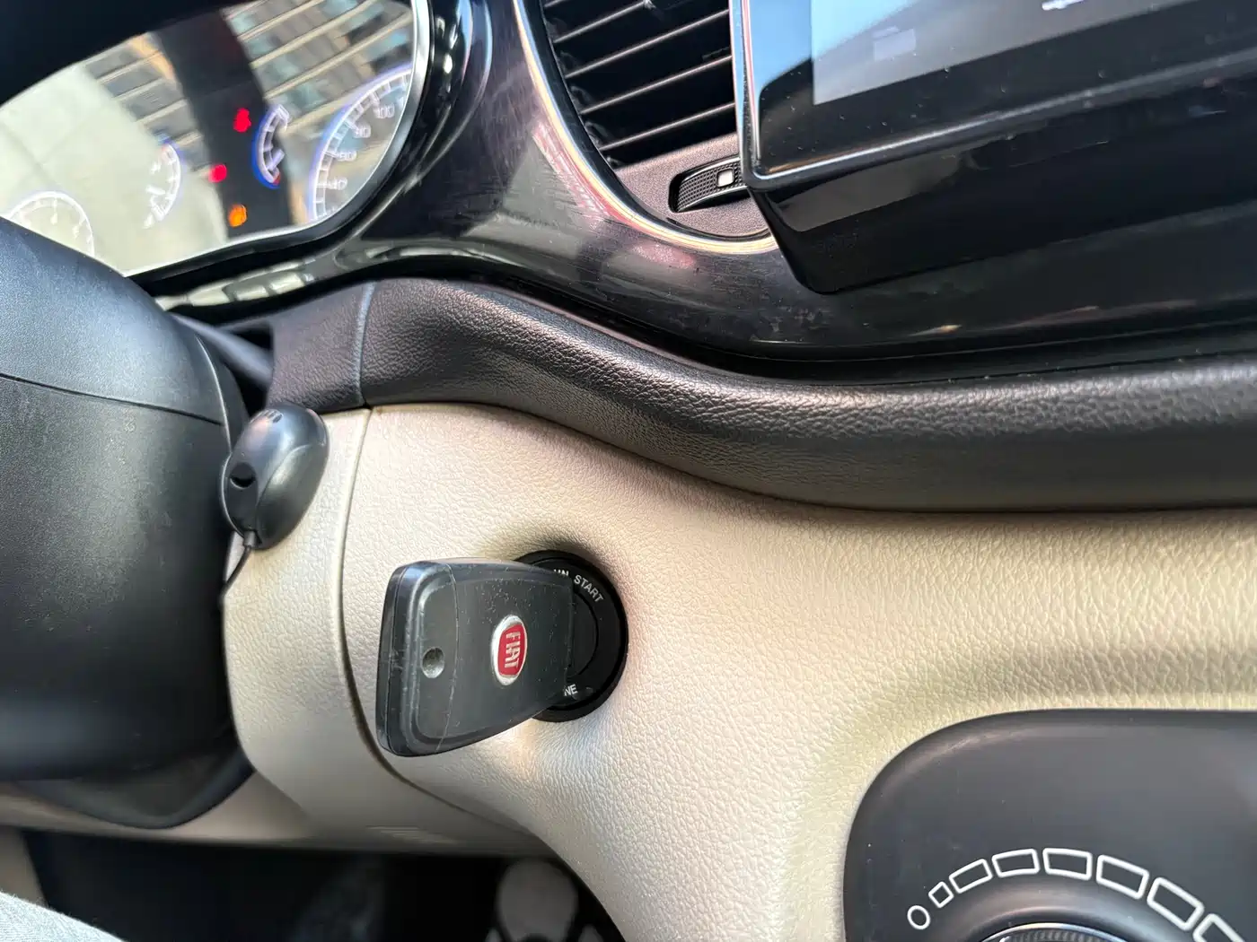 Fiat Viaggio 2013 2012 1.4T Auto Joy Edition