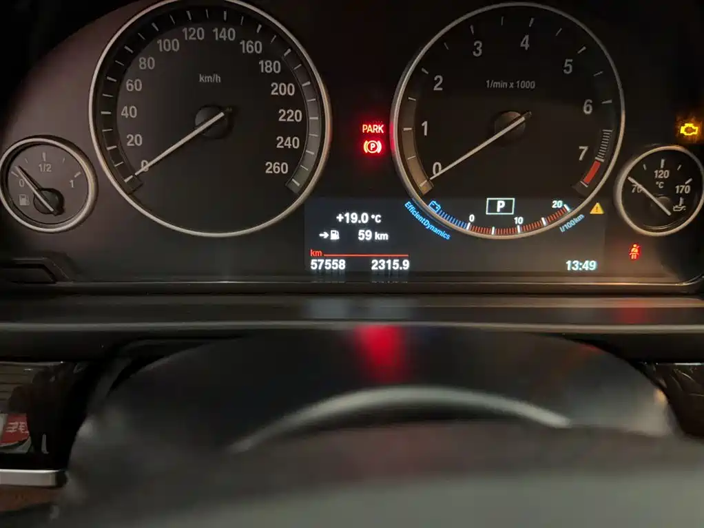 BMW 5 Series 2017 525Li Leading Edition фото 5
