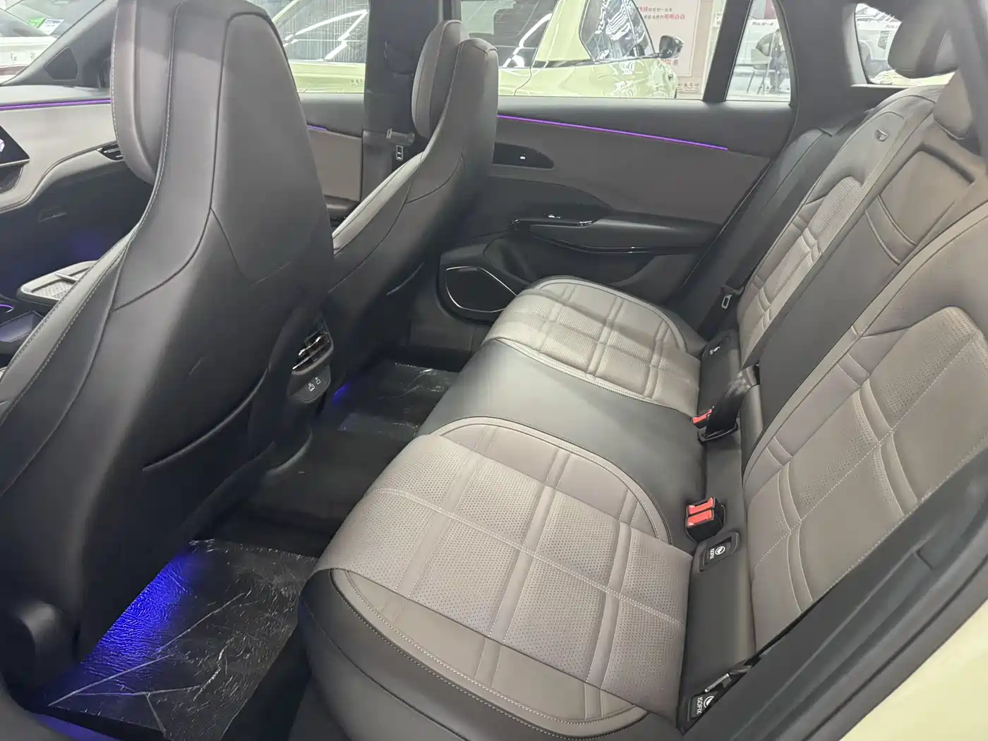 Hongqi EH7 2024 690 Pro фото 11