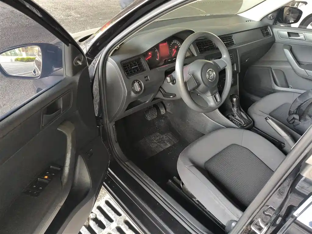 Volkswagen Santana 2015 1.6L Automatic Trend Edition фото 16