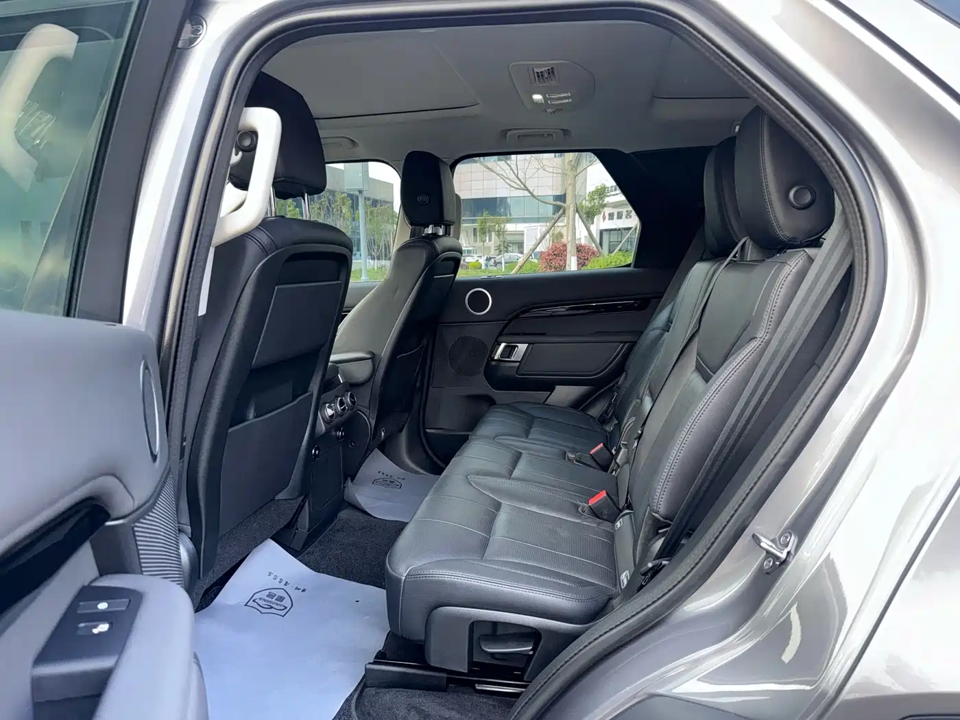 Land Rover Discovery 2019 2.0T SE фото 15