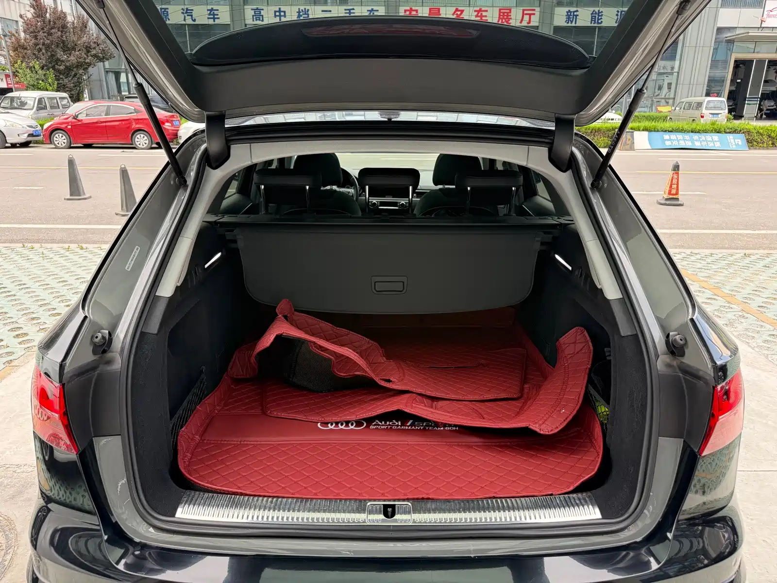 Фото 23 - Audi A4 (Import)