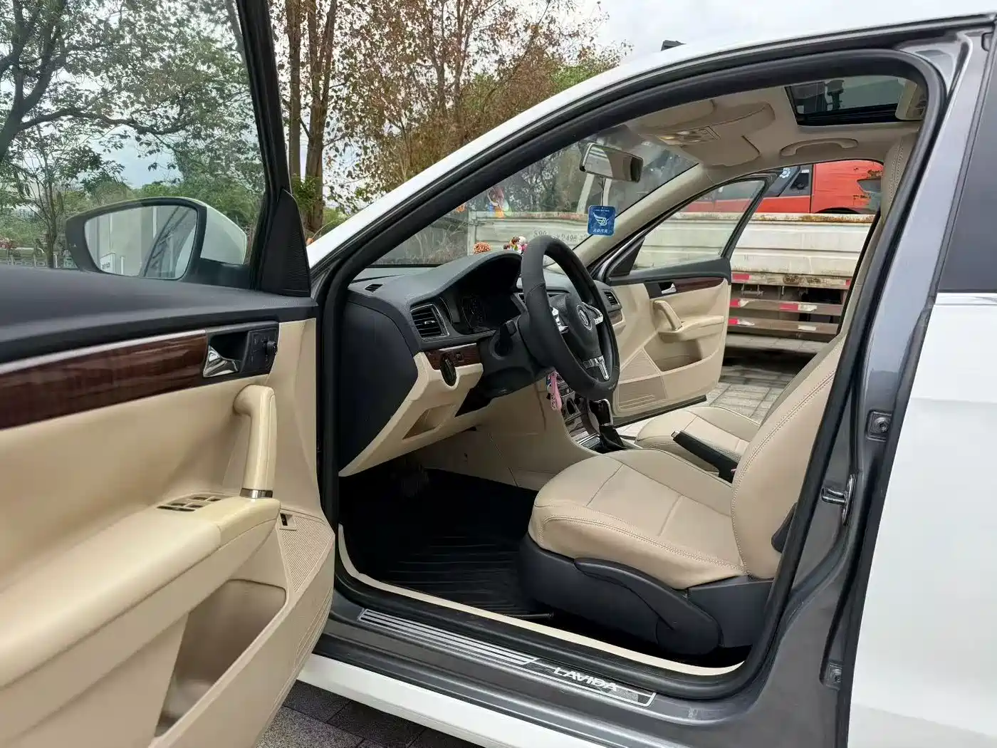 Volkswagen Lavida 2013 Facelift 1.4TSI DSG Comfort фото 5