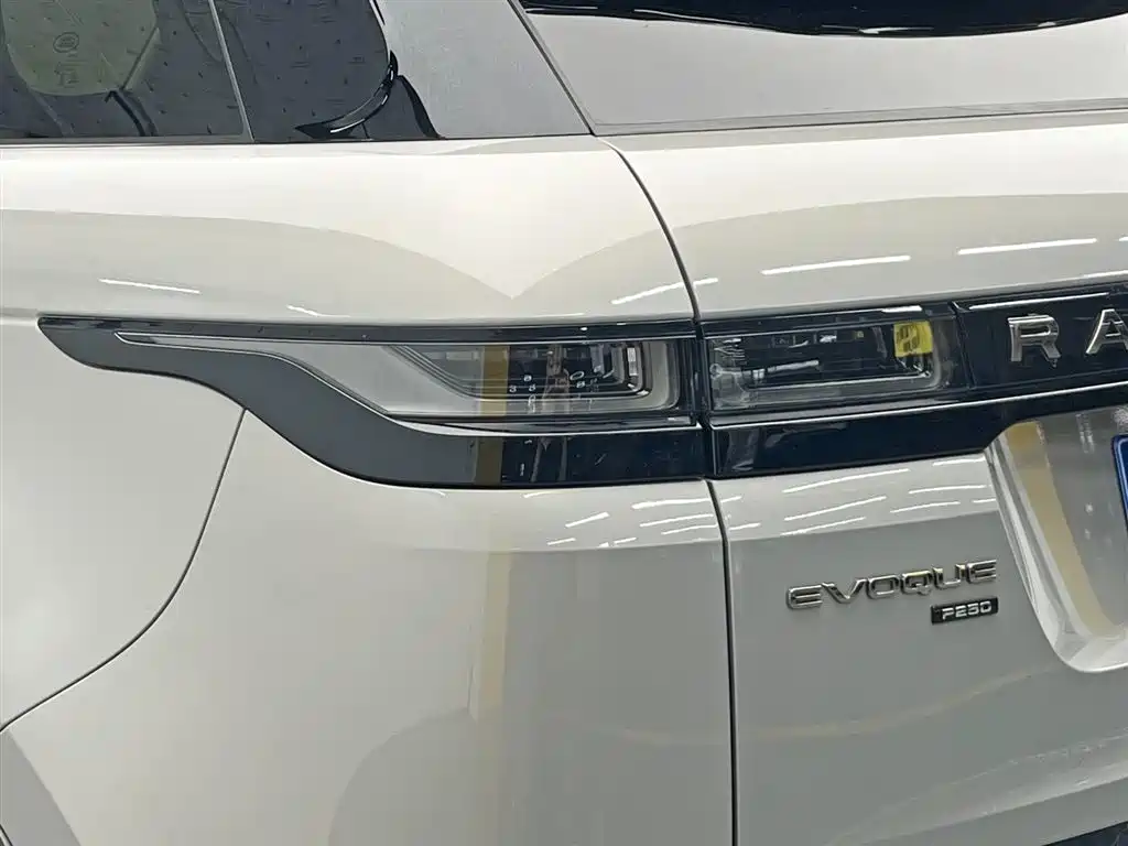 Land Rover Range Rover Evoque 2022 Range Rover Evoque L 249PS R-Dynamic Luxury Edition фото 10