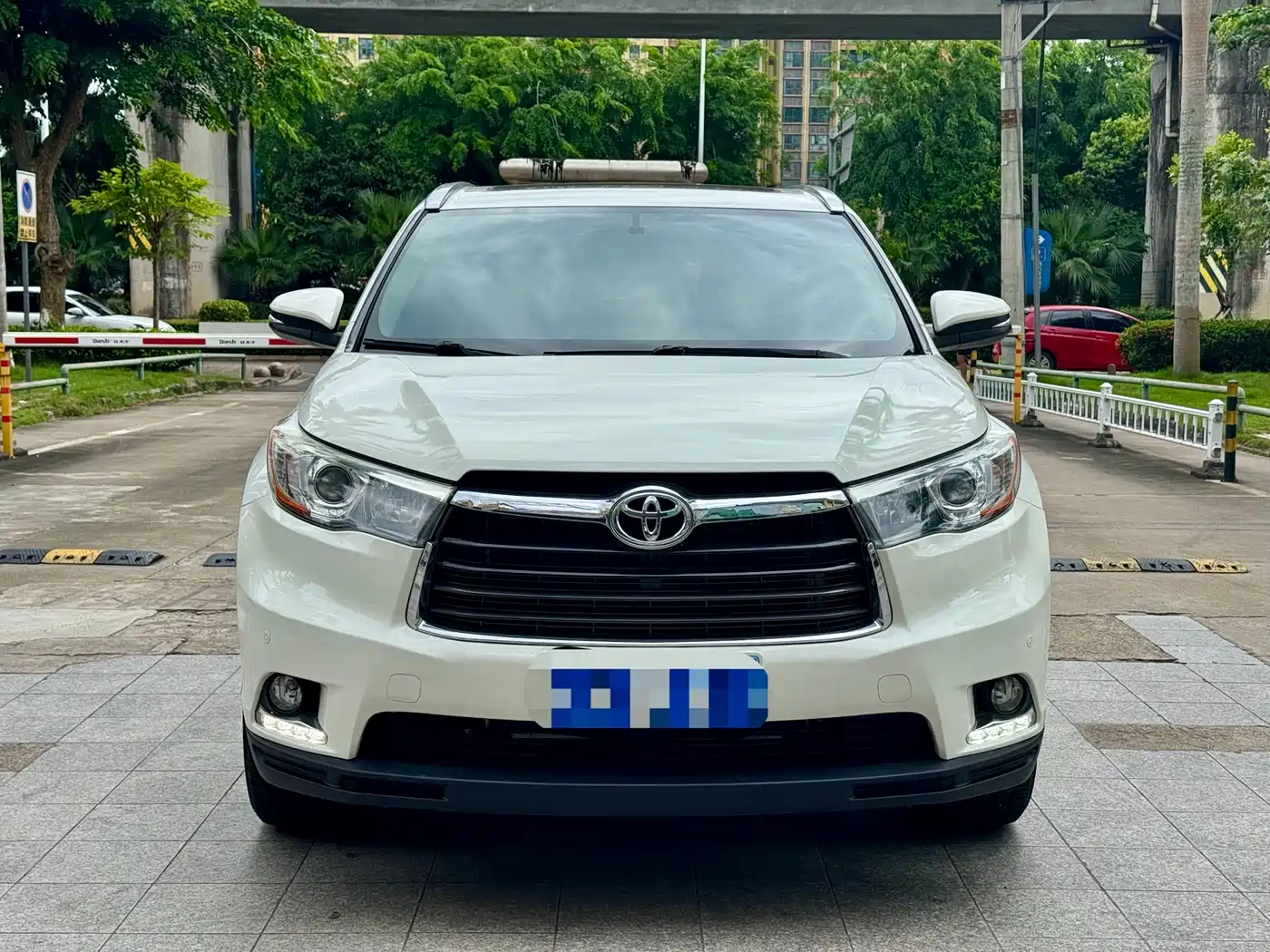 Toyota Highlander 2015 2.0T FWD Luxury Edition 7-seater фото 2