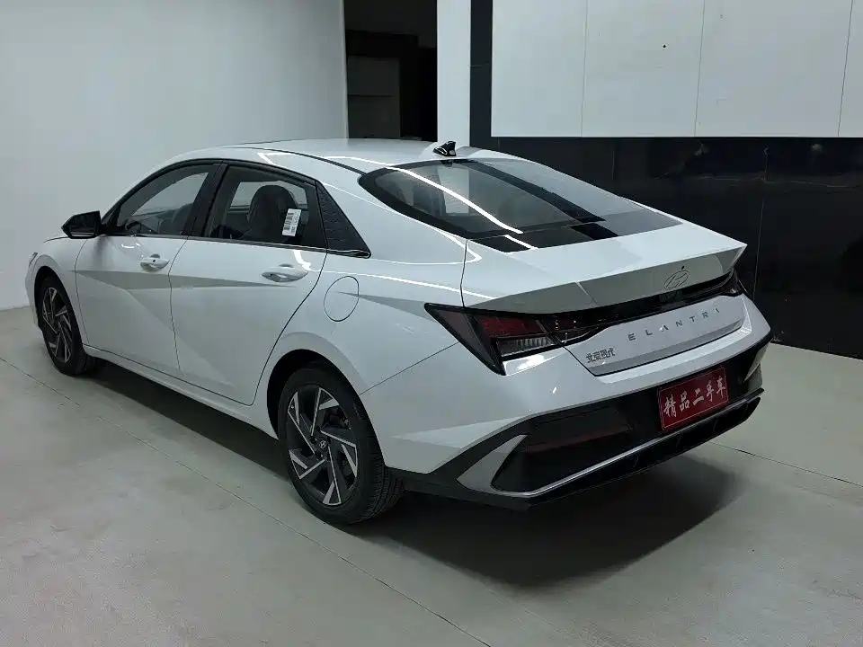 Hyundai Elantra 2023 1.5L CVT GLX Elite Edition фото 5