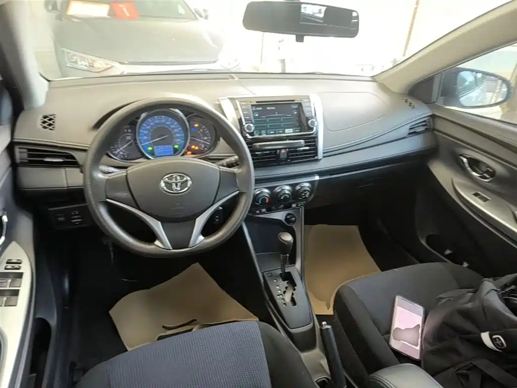 Toyota YARiS L Zhi Xuan 2015 1.5E Auto Charming Edition фото 10