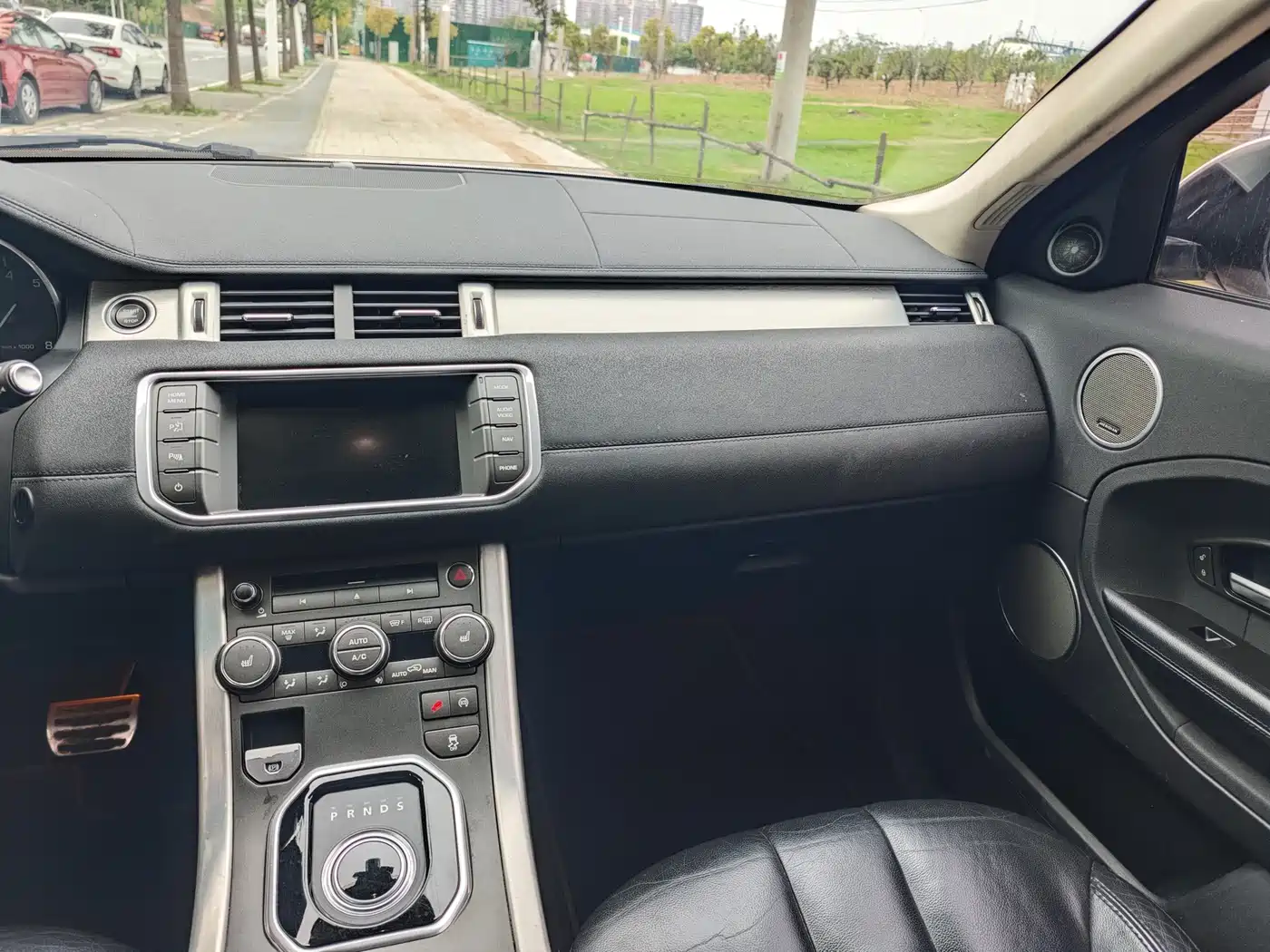 Land Rover Range Rover Evoque (Import) 2014 2.0T 5-door Brilliance Premium фото 13