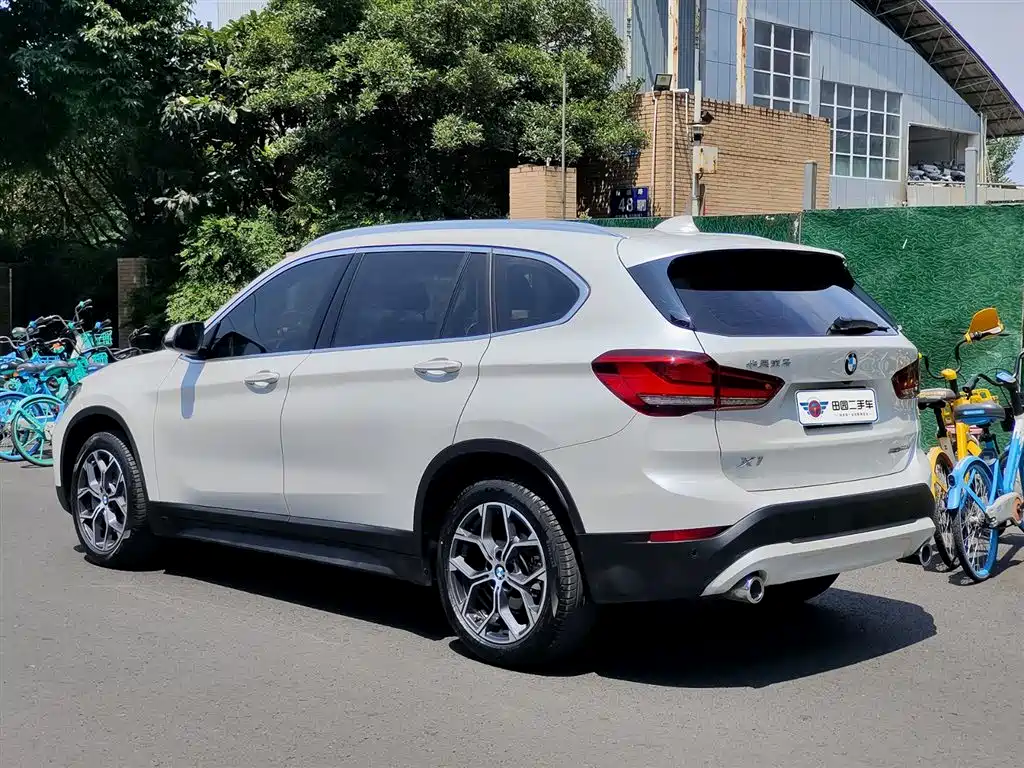 BMW X1 2022 sDrive25Li Leading фото 4