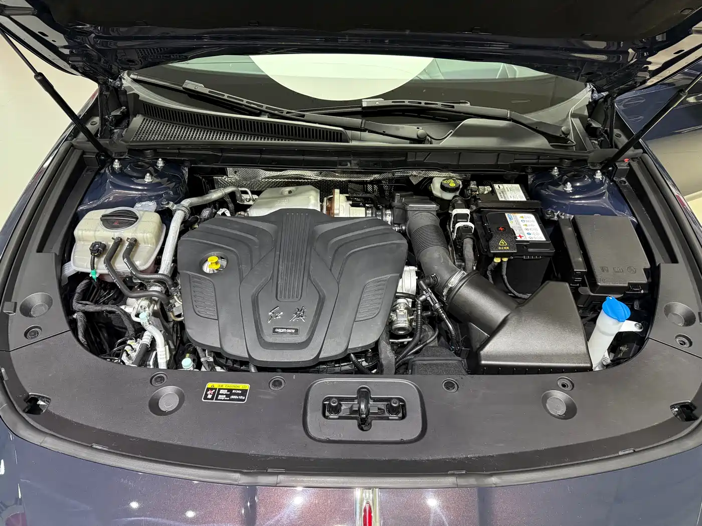 Hongqi H5 2024 2.0T Automatic Smart Connect Flag Leader Edition фото 15