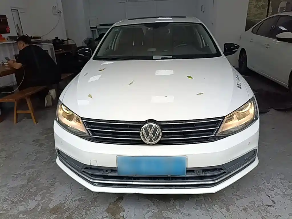 Volkswagen Sagitar 2017 180TSI Auto Exclusive Edition фото 3