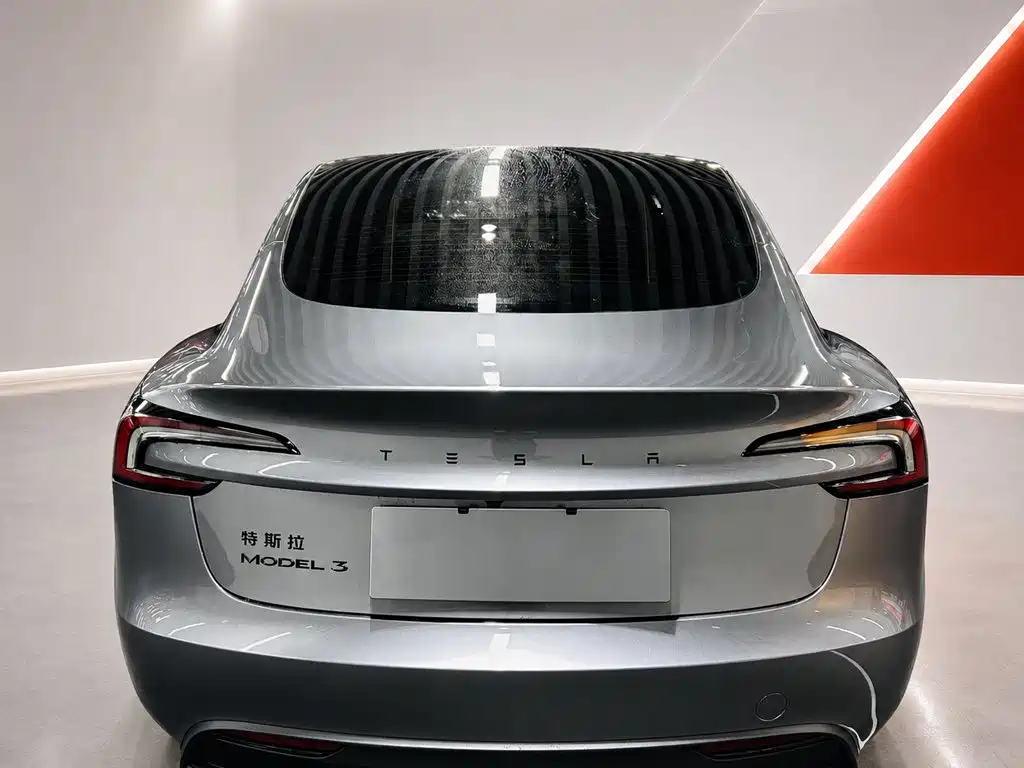Tesla Model 3 2026 2025 Model Year Facelift Rear-Wheel Drive