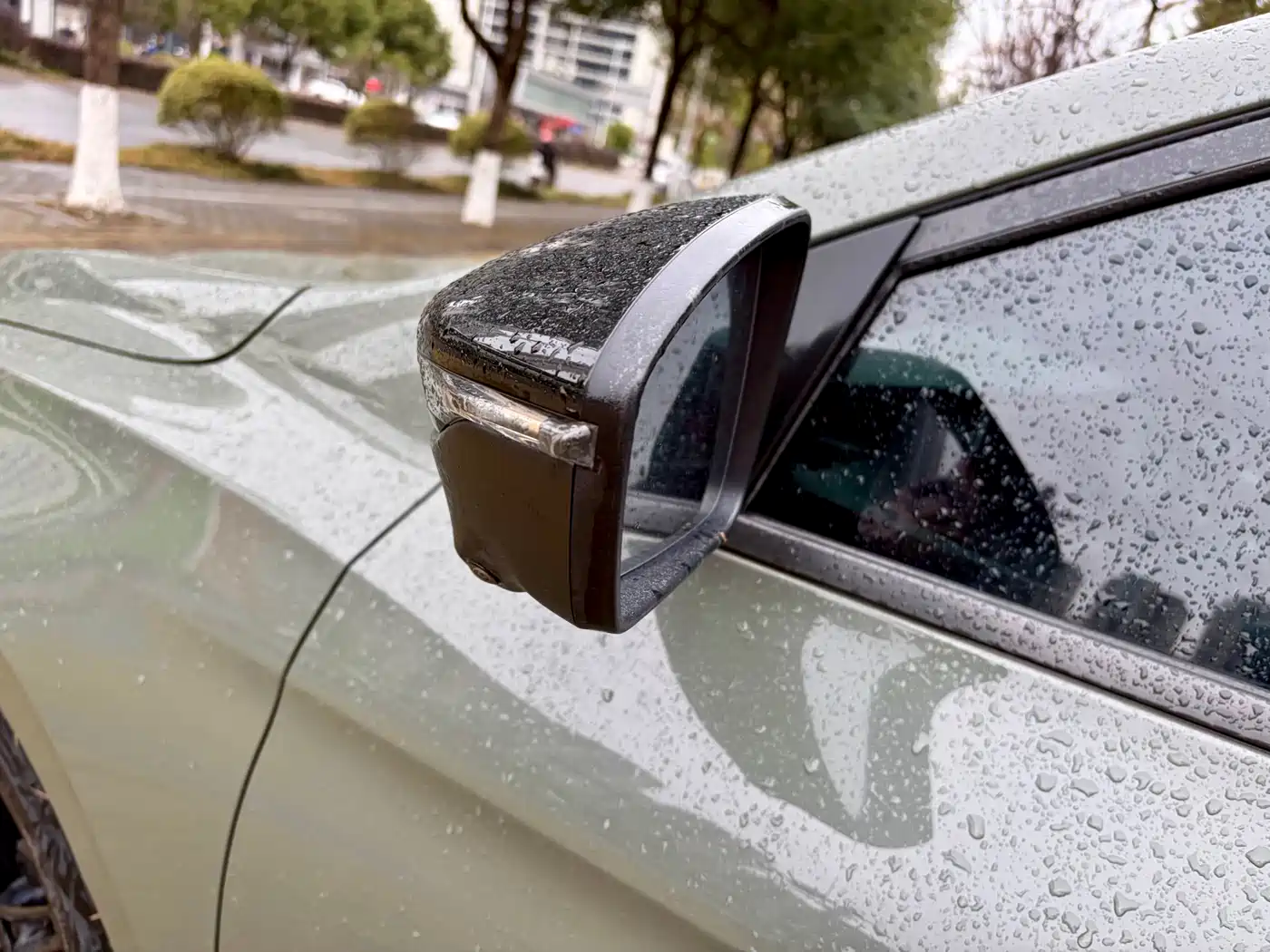 GEELY AUTOMOBILE BINRUI