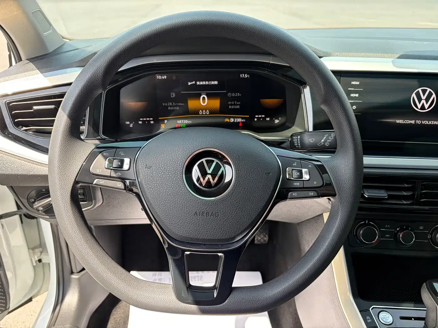VOLKSWAGEN POLO