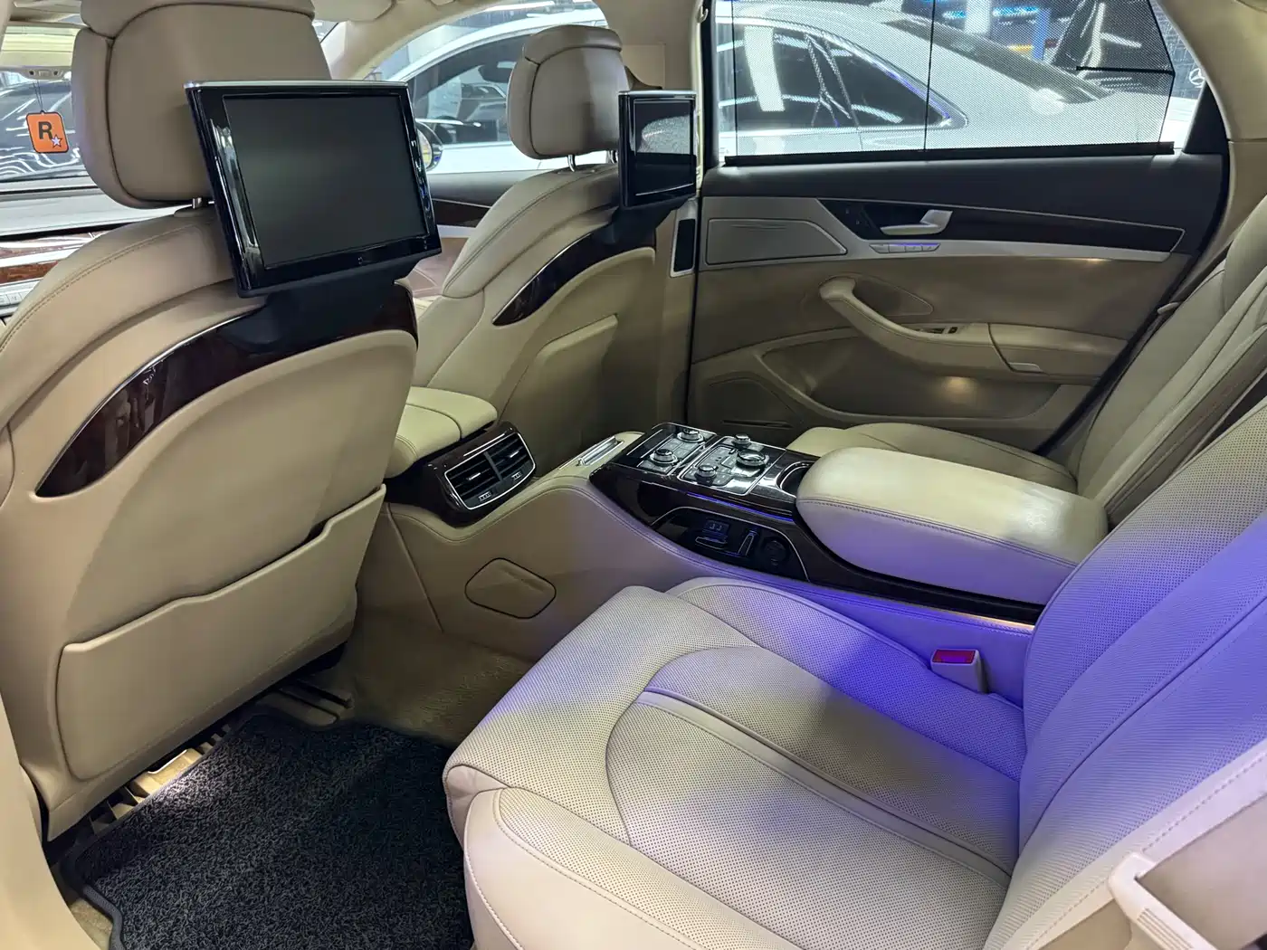 Audi A8 2013 A8L 45 TFSI quattro Luxury фото 12