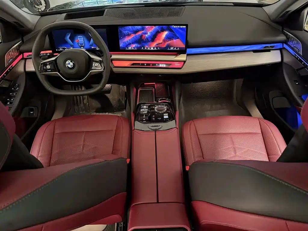 BMW 5 Series 2024 530Li Premium Luxury Package фото 7