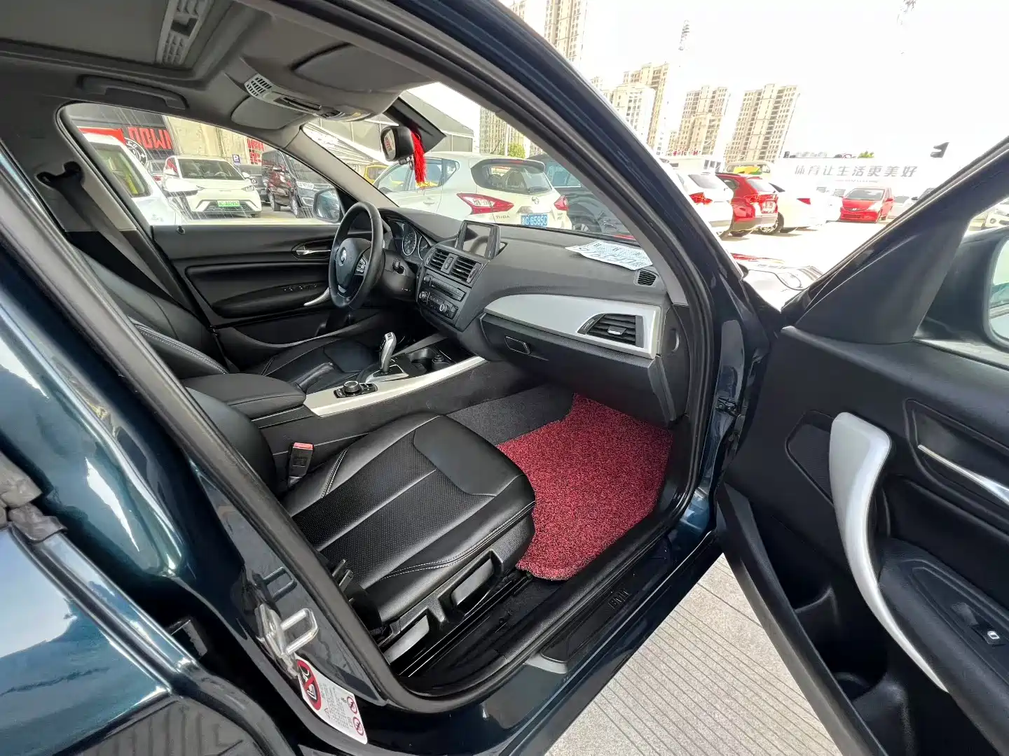 Photo 5 - BMW 1 Series (Import)
