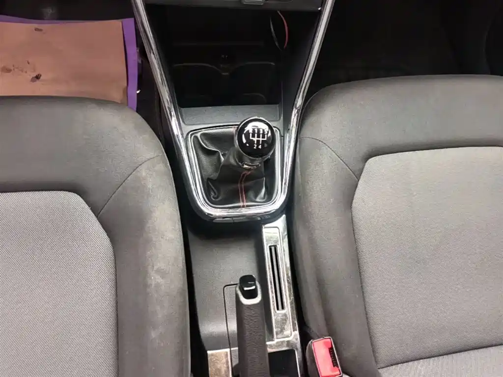 Volkswagen Jetta 2015 Value Edition 1.6L Manual Fashion фото 10