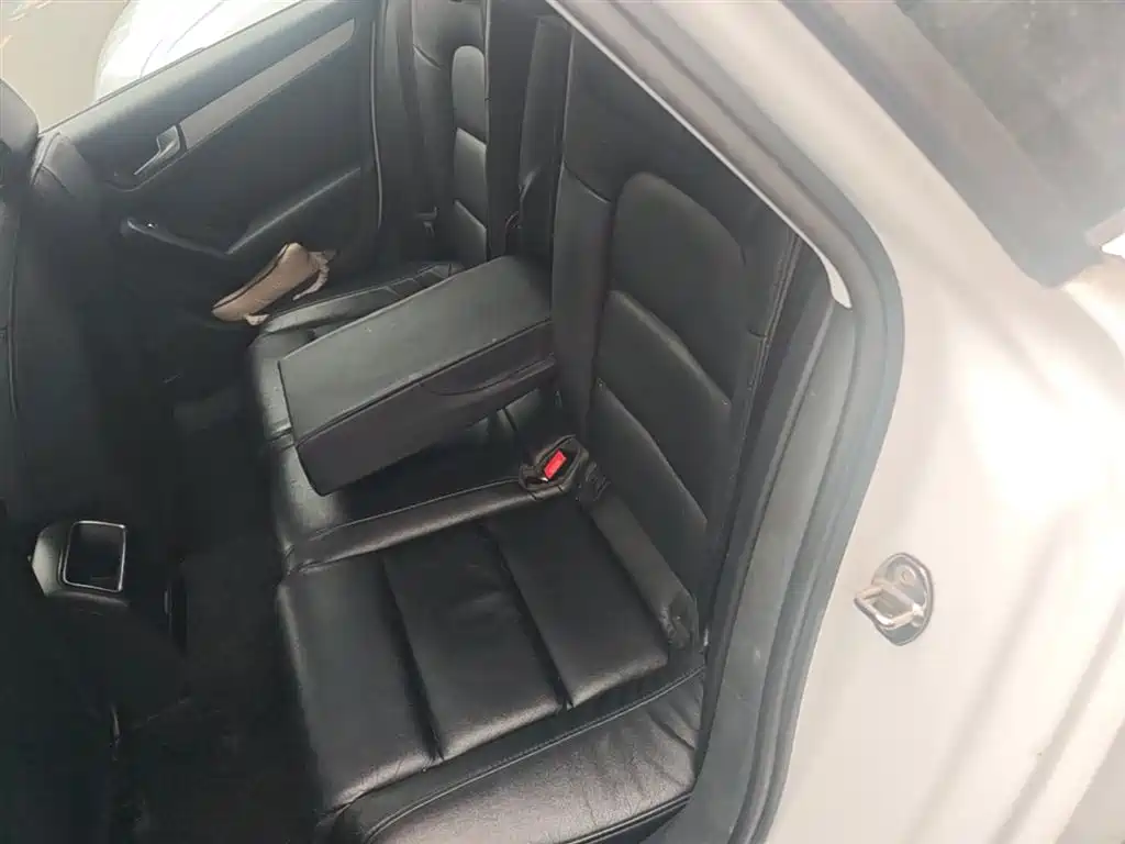 Audi A4L 2013 30 TFSI Automatic Comfort фото 17
