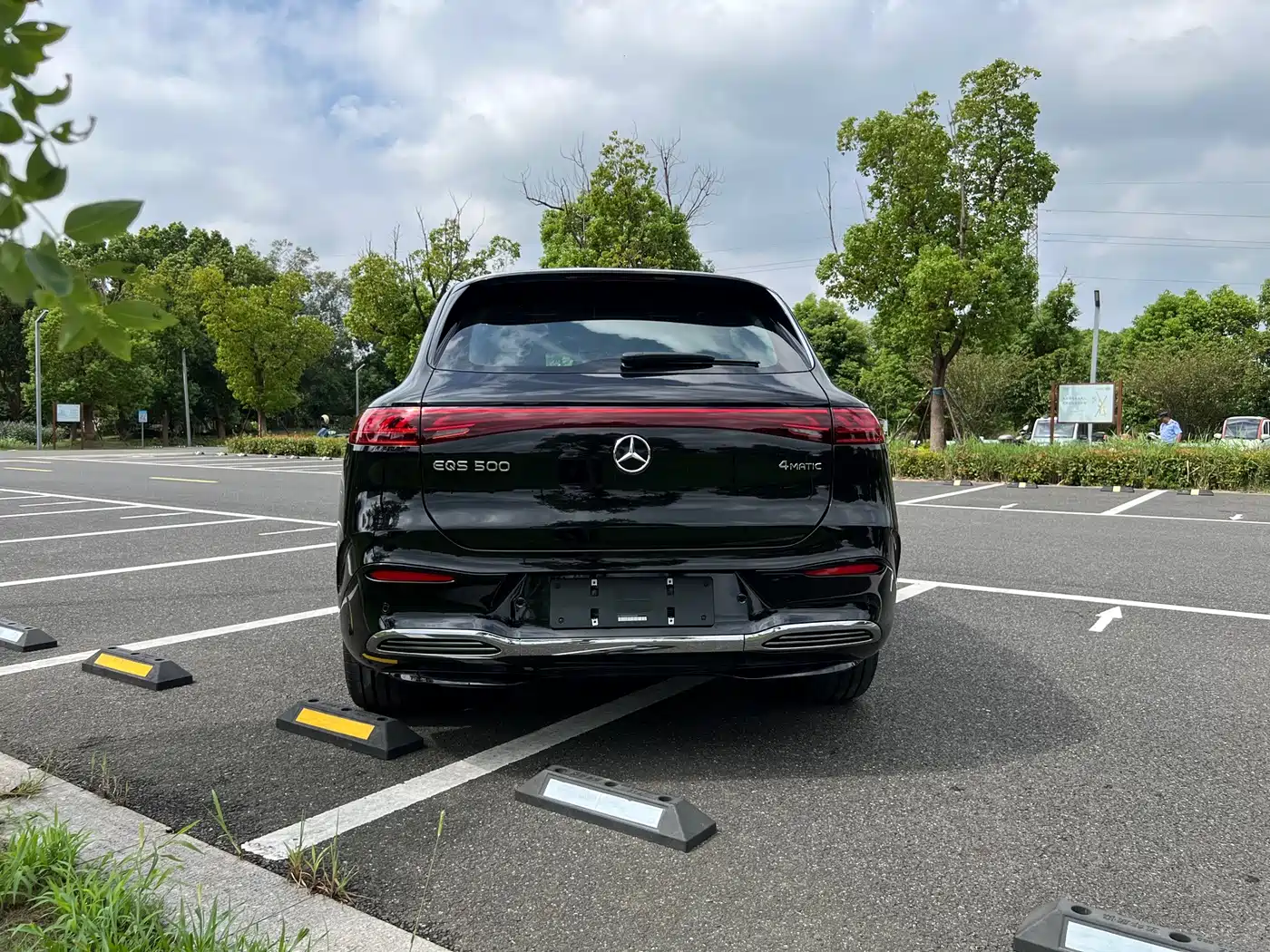 Mercedes-Benz EQS SUV 2026 2025 Model 500 4MATIC